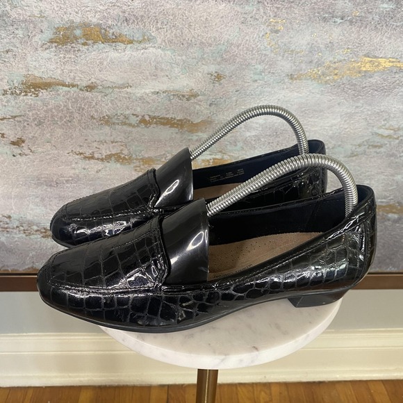 Clarks Shoes - Clarks Collection Shoes Womens Size 8.5 Black Croc Embossed Slip On Loafers